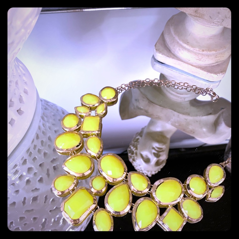 Costume yellow and gold necklace
